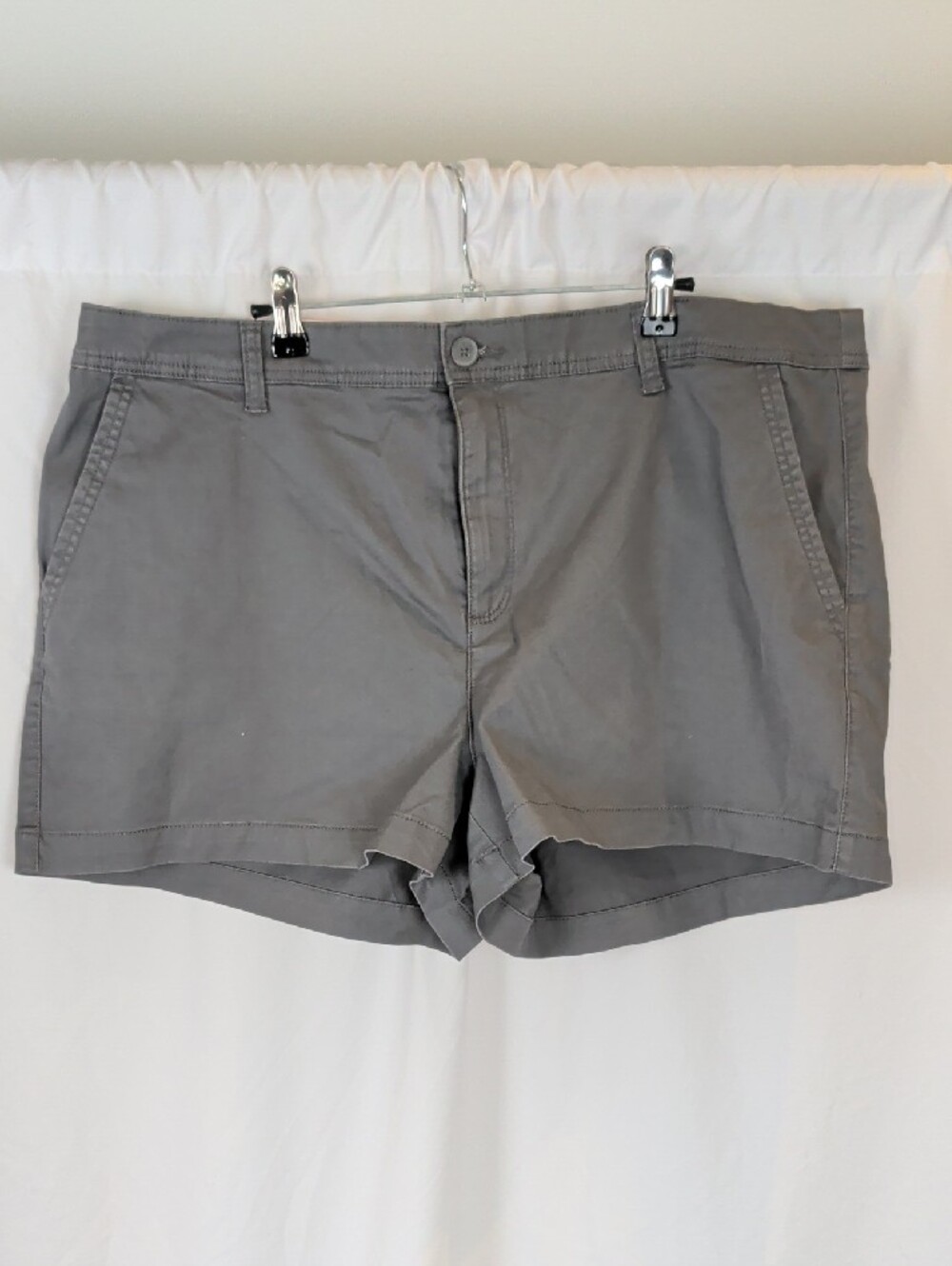 NWT A New Day Grey Stretch Cotton Chino Casual Shorts - Plus Size 18 / 3"